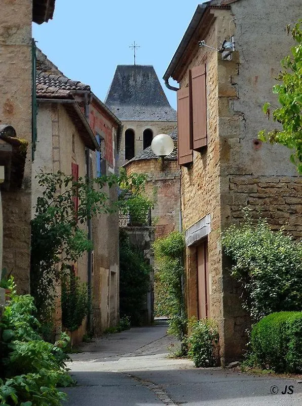 Holiday home Le Tilleul De Louise Villa Goujounac France