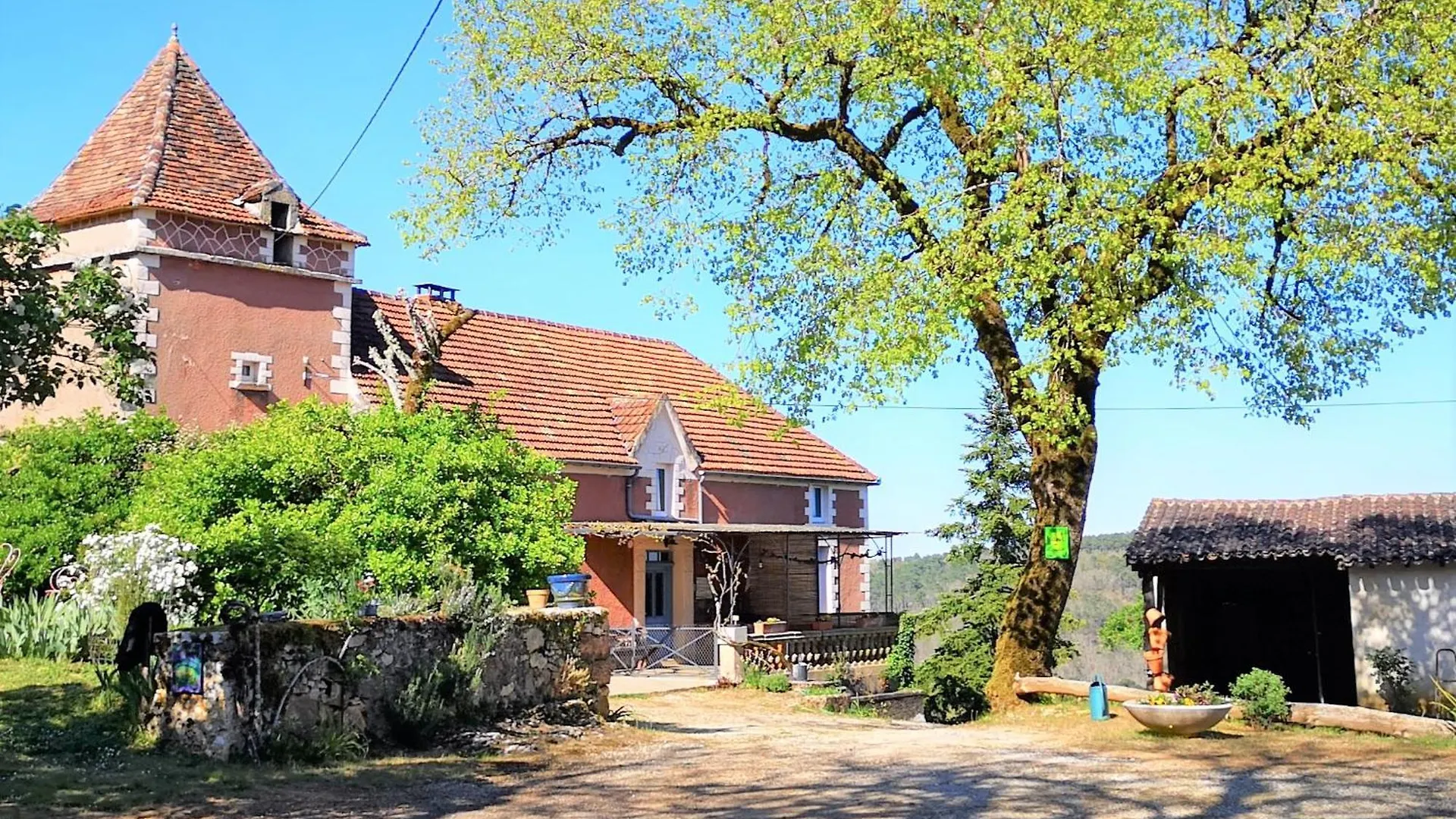 Holiday home Le Tilleul De Louise Villa Goujounac